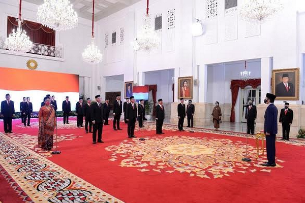 Presiden Jokowi lantik 20 duta besar