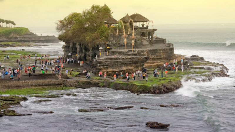 Luhut Pembukaan pariwisata  Bali  kurangi penyebaran Covid  19