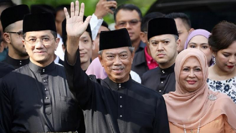 Raja tolak proposal keadaan darurat, UMNO desak PM Malaysia mundur