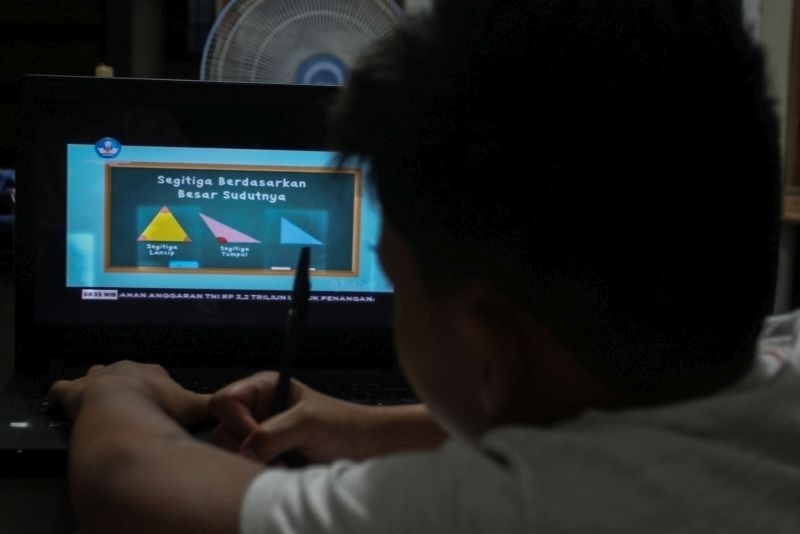 Nadiem baru sadar ada kesenjangan akses pendidikan di Indonesia