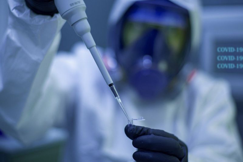 Vaksin Covid-19 tiba di Indonesia, harga saham farmasi melejit