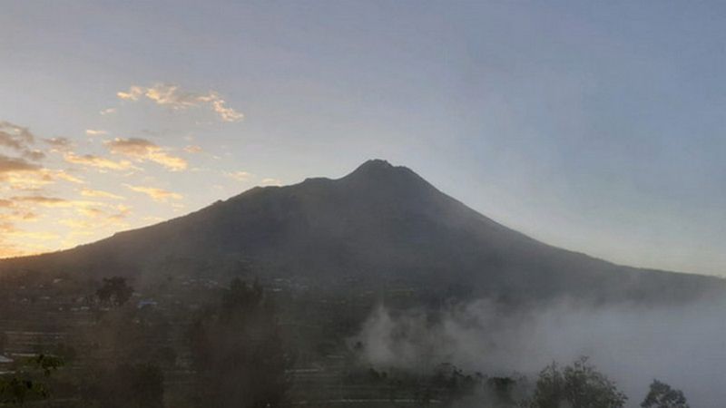 Gunung Merapi keluarkan guguran materil sejauh 1,5 Km