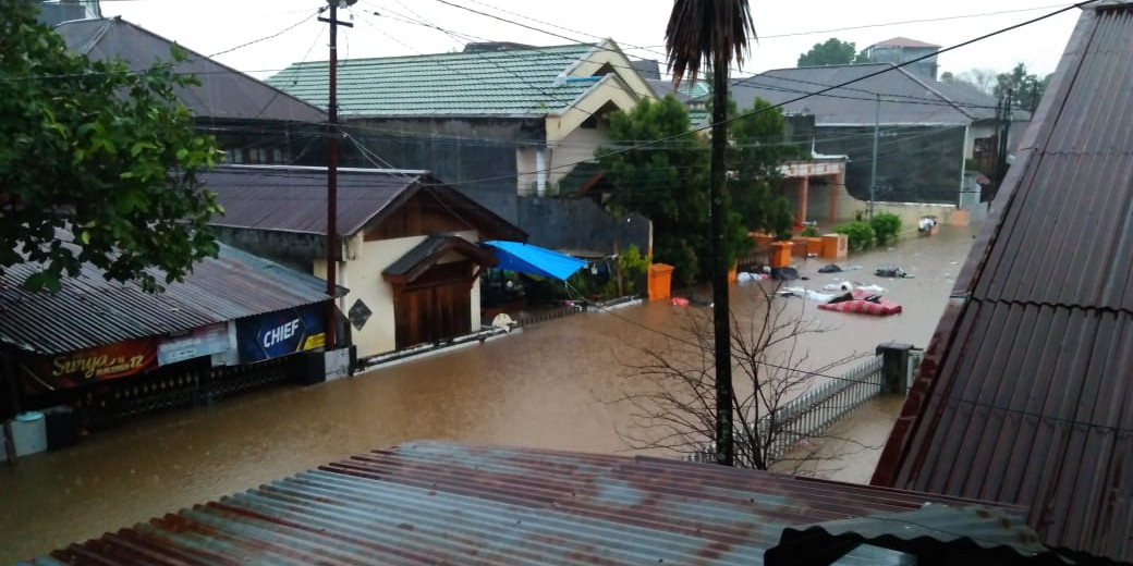 Banjir terjang 8 kecamatan di Manado