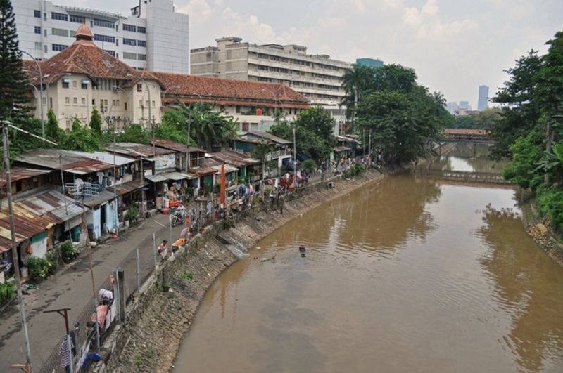 Pemprov DKI: Naturalisasi dan normalisasi sungai tetap dilakukan