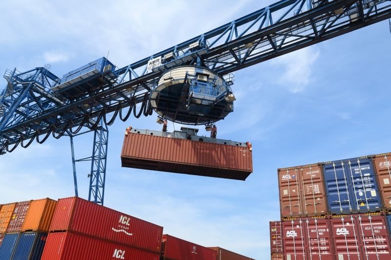Neraca perdagangan Indonesia pada Januari surplus US$1,96 miliar