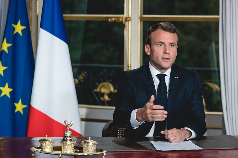 Seorang warga tampar pipi Presiden Prancis