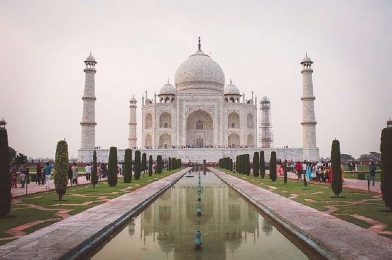 Covid-19 mereda, India kembali buka Taj Mahal