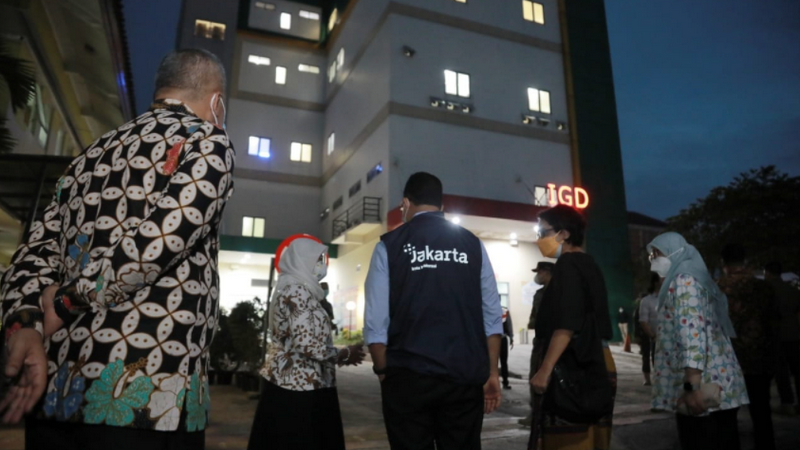Anies blusukan ke rumah sakit: RSUD penuh, pasien berdatangan