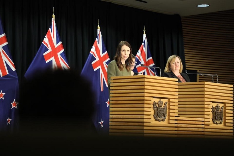Selandia Baru mempertimbangkan membuat kebijakan wajib bermasker