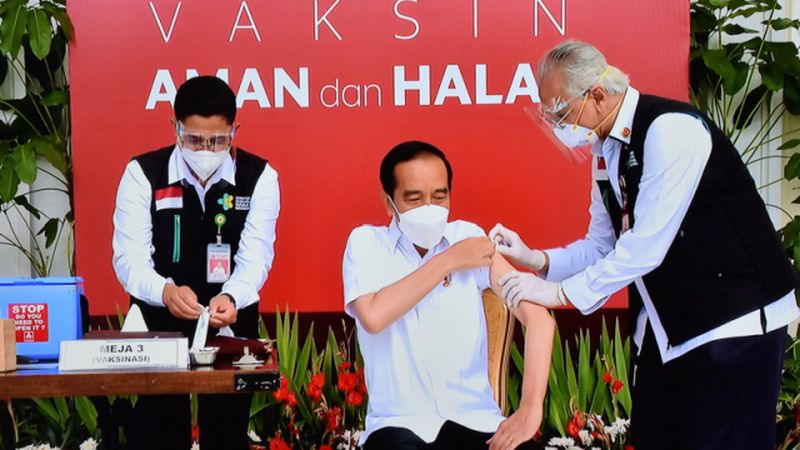 Jokowi minta bos Kadin baru kejar target 22 juta vaksinasi Gotong Royong