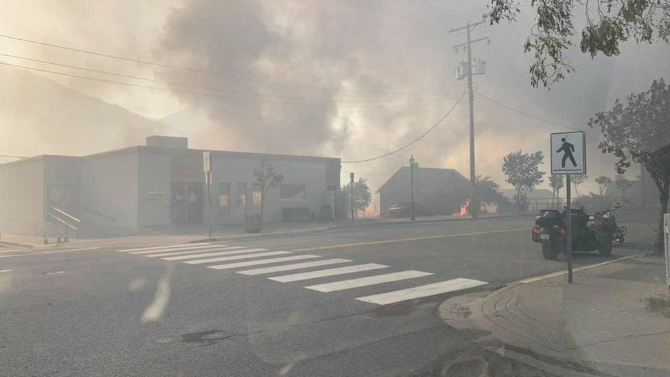 Kebakaran hutan di Kanada musnahkan satu desa