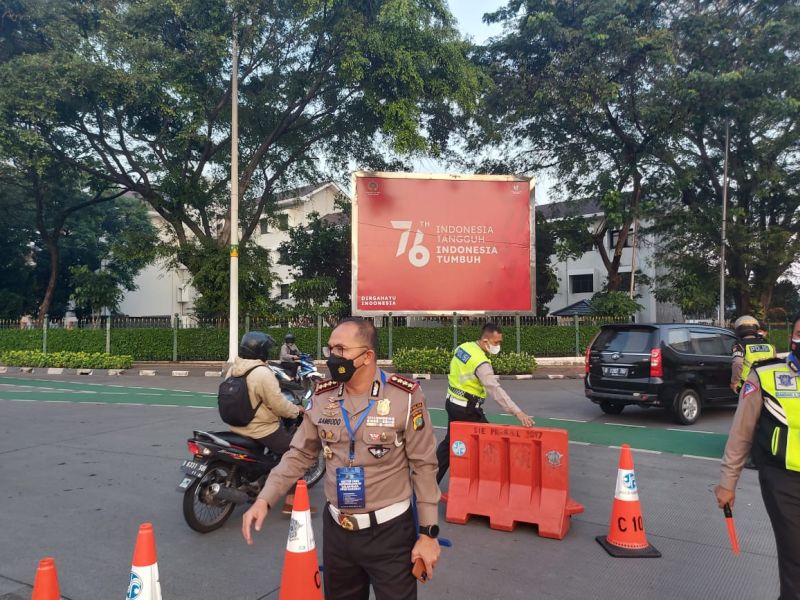 Polisi tutup pintu keluar masuk Jakarta mulai hari ini