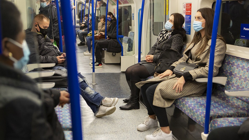 London tetap berlakukan wajib masker di transportasi publik