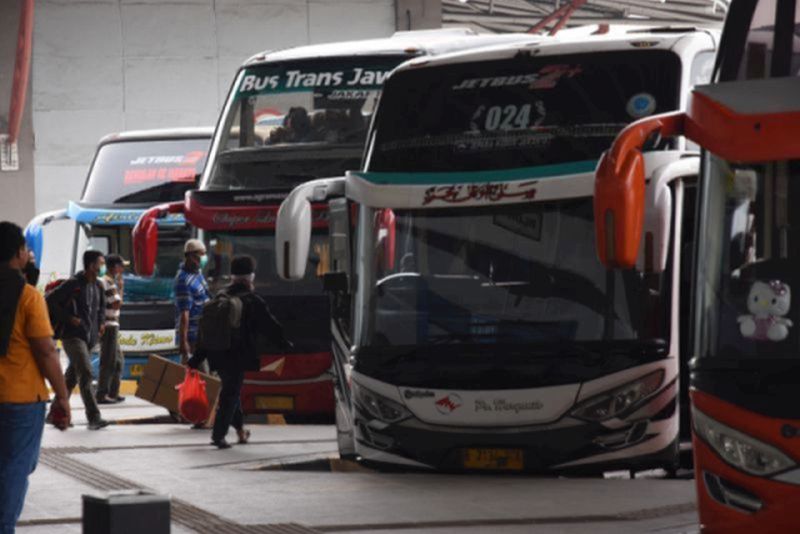 PPKM darurat, penumpang transportasi umum turun drastis