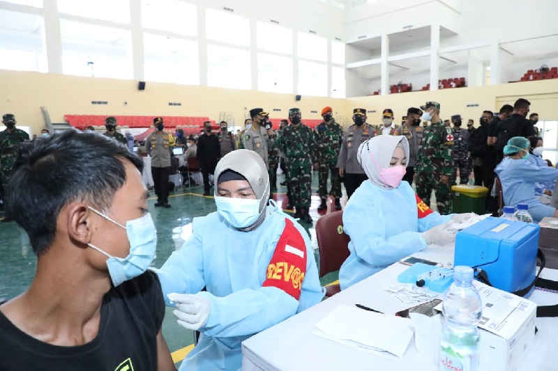 Keterlibatan TNI dan Polri dalam penanganan pandemi dapat apresiasi