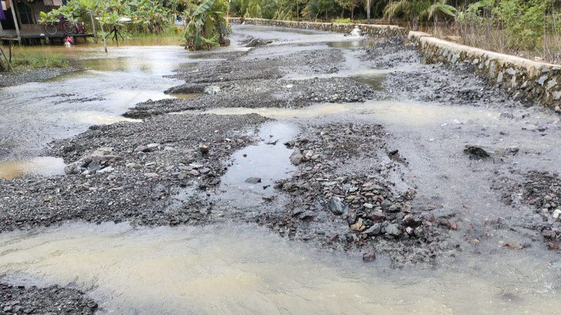 Ancaman bencana hidrometereologi di Kalimantan: Tanggul air jebol