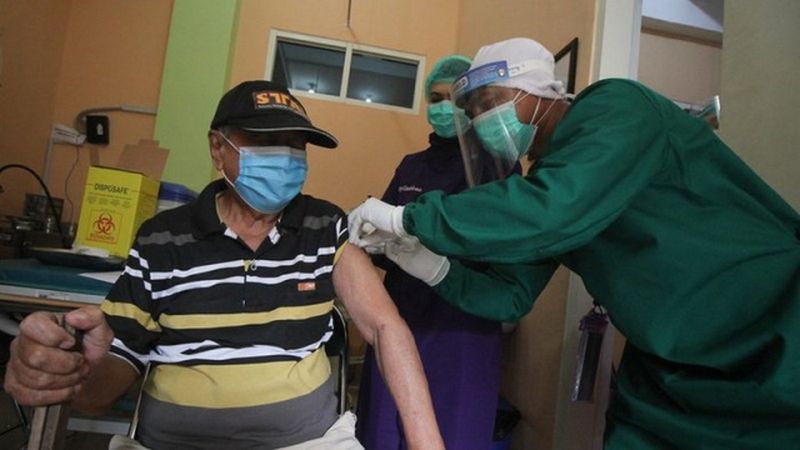 Ketua DPD RI sayangkan warga tolak vaksin di Mabar NTT