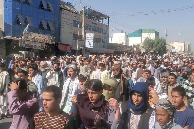 Turun ke jalan, warga Afghanistan layangkan protes ke Taliban