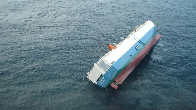 Kapal penyeberangan nusakambangan milik Kemenkumham tenggelam