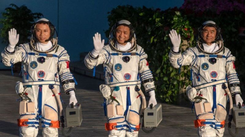 3 astronaut China pulang ke bumi setelah 90 hari di luar angkasa