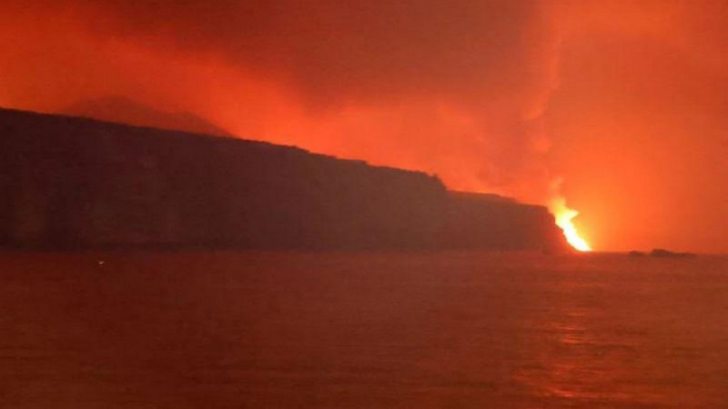 Lahar panas yang hancurkan Pulau La Palma Spanyol capai Samdura Atlantik