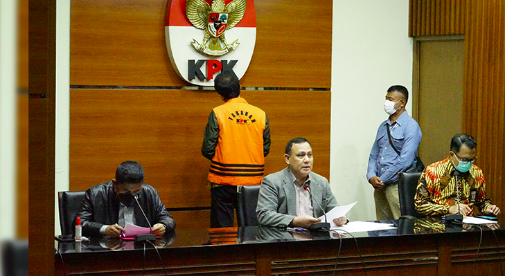 Kasus Azis Syamsuddin, momentum Firli kembalikan muruah KPK