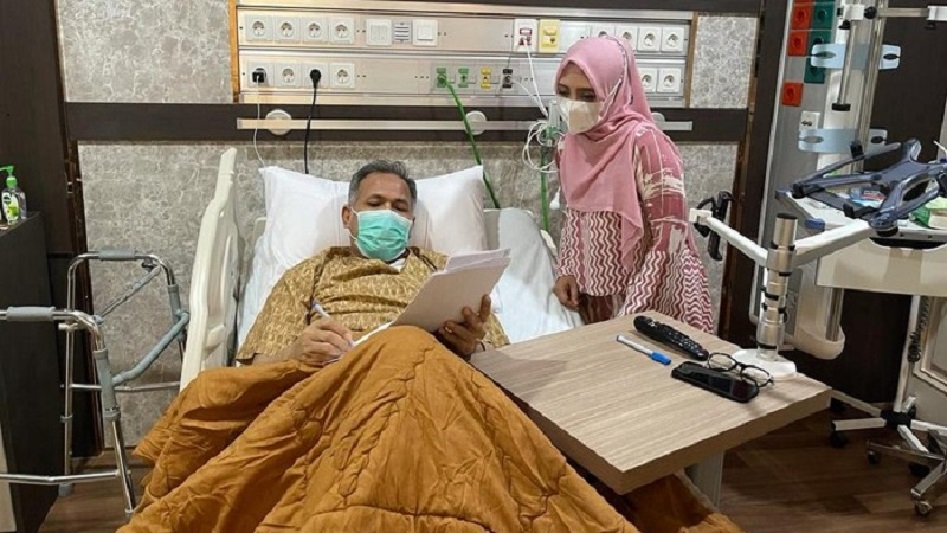 Patah tulang akibat bersepeda, Gubernur Aceh ngantor dari RSCM