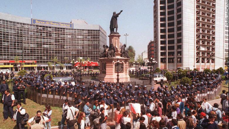Monumen wanita pribumi menggantikan patung Columbus di Mexico City