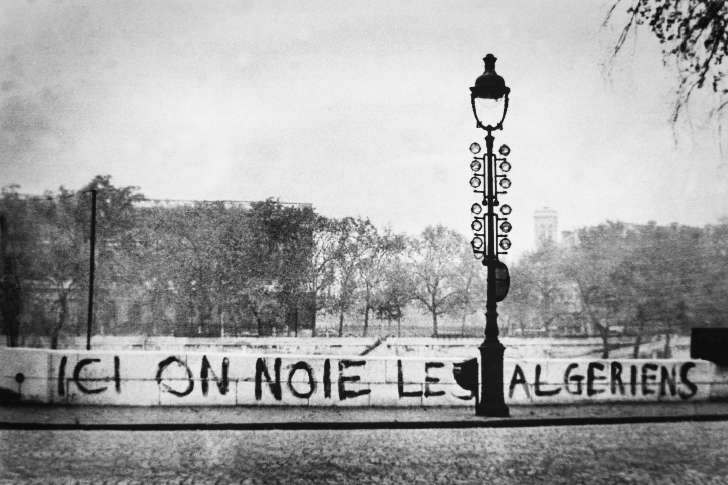 Presiden Prancis minta maaf atas pembantaian di Paris pada 1961