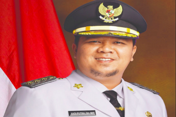 Bupati Kuantan Singingi resmi tersangka KPK, langsung ditahan