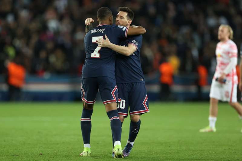 Duo Messi-Mbappe selamatkan PSG, raih kemenangan 3-2