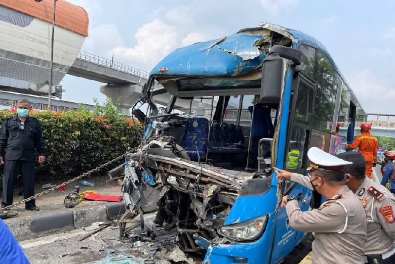 Polisi masih selidiki penyebab kecelakaan dua bus Transjakarta