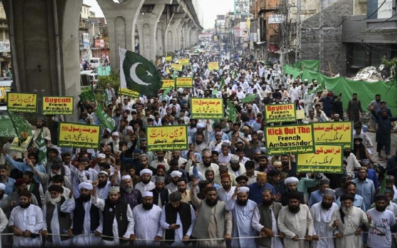 4 polisi tewas dan 263 terluka dalam bentrokan aktivis Islam di Pakistan