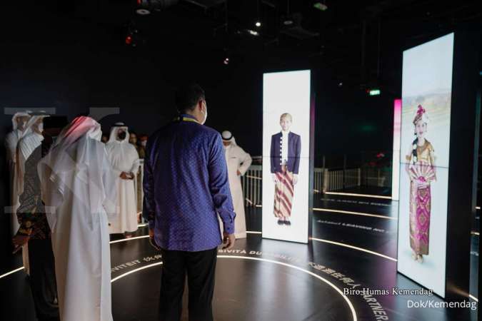 Anak-anak asing penasaran lihat komodo di Paviliun Indonesia Expo 2020 Dubai