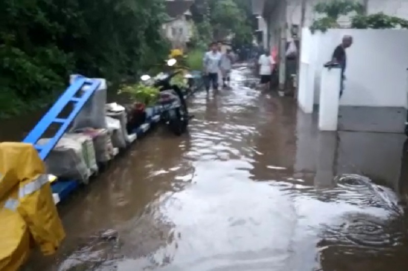 Banjir bandang di Kota Batu dan Kota Malang, 15 orang hanyut
