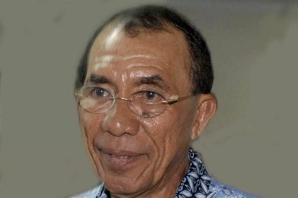 Politikus senior Max Sopacua meninggal dunia