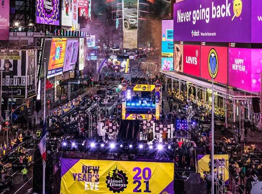 Times Square New York siap rayakan Tahun Baru 2022