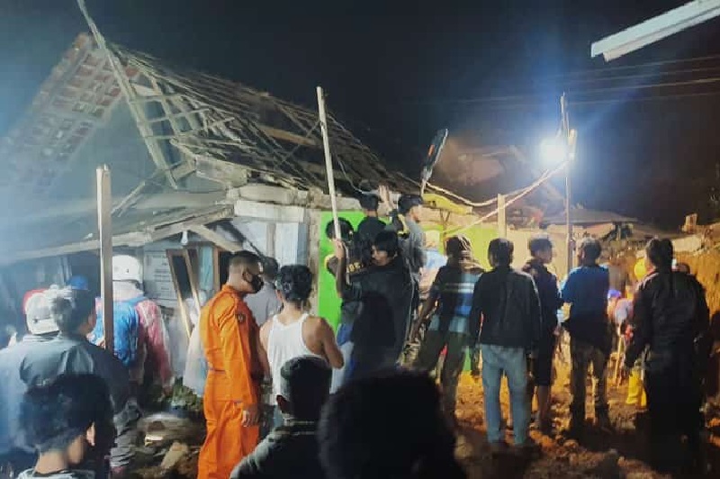 Tanah longsor di Kabupaten Banjarnegara, 4 warga tewas