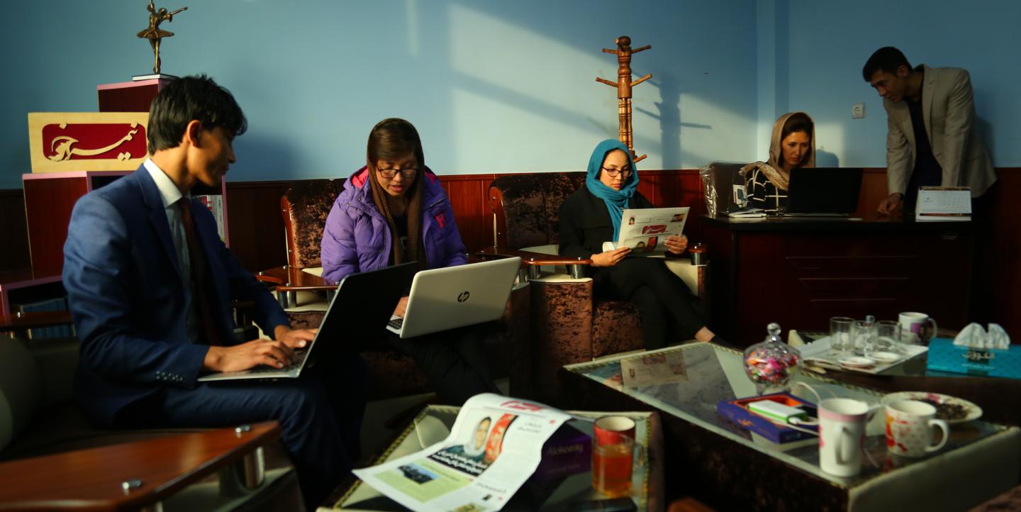 Media perempuan di Afghanistan memetakan masa depan tidak pasti
