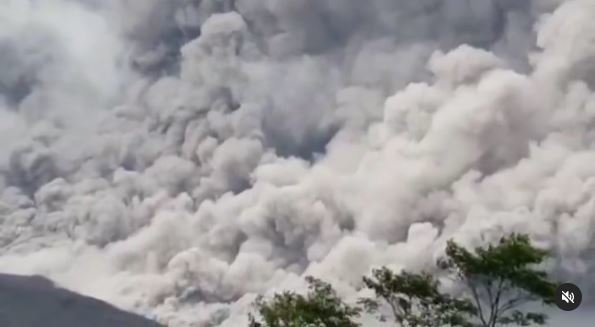 Ketua Umum PKB minta kader di Jatim bantu korban erupsi Gunung Semeru