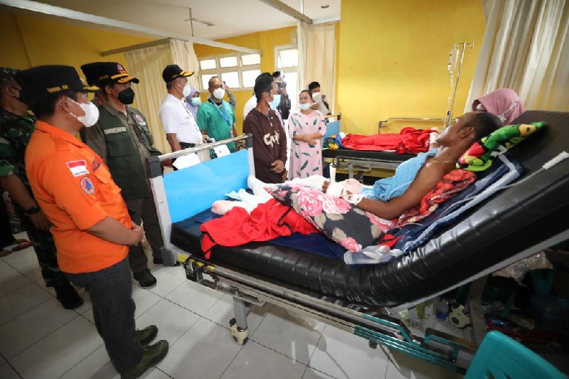 Erupsi Semeru: Korban tewas menjadi 14, luka berat 35 orang 