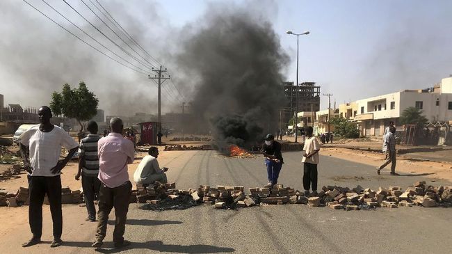 Kudeta Sudan: Perdana Menteri Abdalla Hamdok mundur setelah protes massa tewaskan 57 Orang