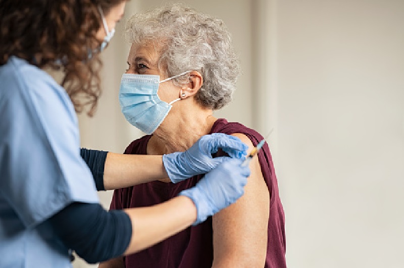 Italia wajibkan vaksin untuk warga berusia 50 tahun ke atas