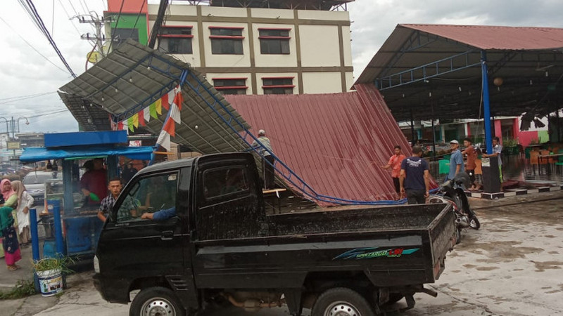 29 rumah rusak berat diterjang angin kencang di Aceh Tenggara