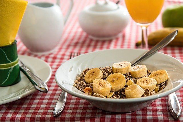  Manfaat sarapan sehat sebelum anak pergi ke sekolah yang perlu diketahui orang tua