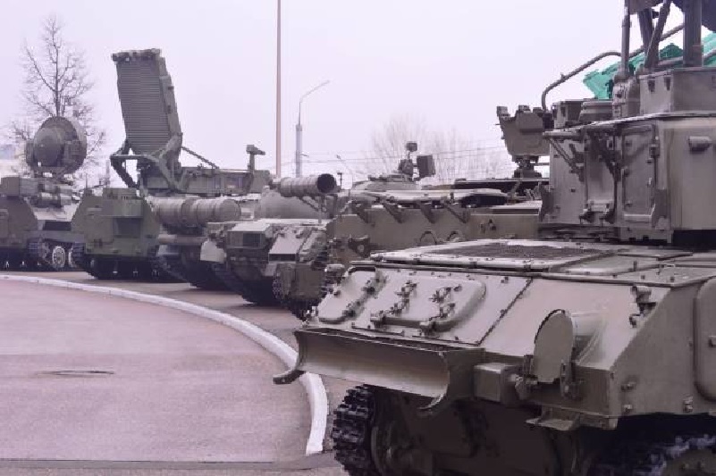 Tentara Rusia masuk ke Kiev, warga setempat didesak siapkan bom molotov