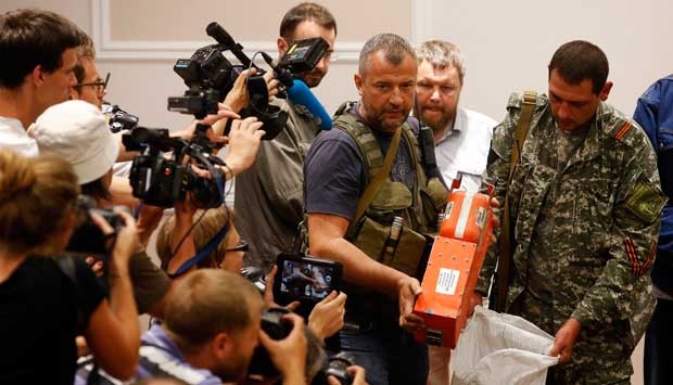 Wartawan dari jaringan berita independen terakhir Rusia melarikan diri dari negara itu