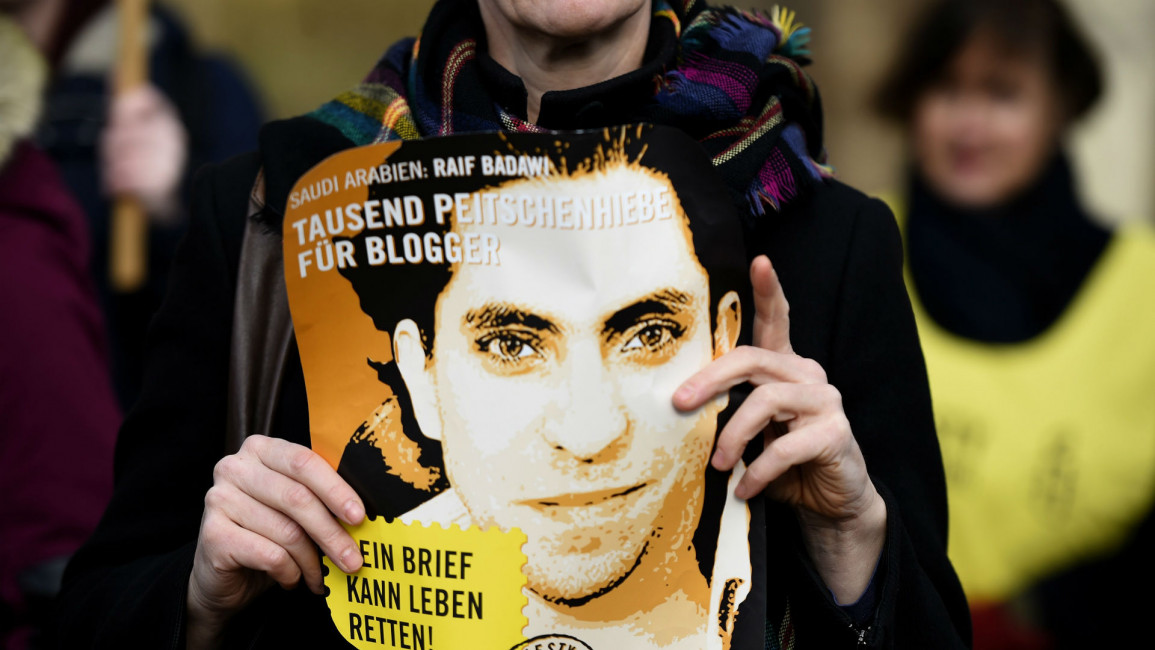 Setelah membebaskan, Arab Saudi mencekal Raif Badawi 10 tahun