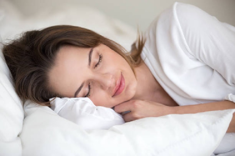 Tips mengatur tidur malam yang berkualitas agar tetap sehat