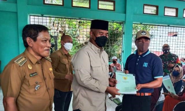 Pemkab Kukar serahkan 175 sertifikat tanah Desa Loa Kulu Kota